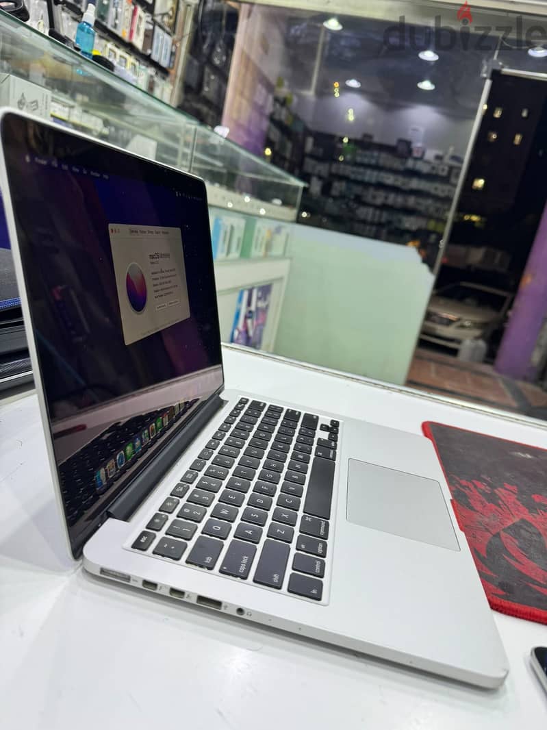 MacBook Pro Retina 13inch 2015Model  Intel i5  Ram 8GB  Stroge 128GB 3
