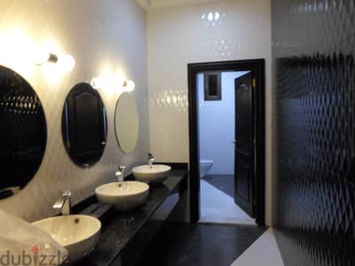 5 bedroom ground floor with yard in abu fatira