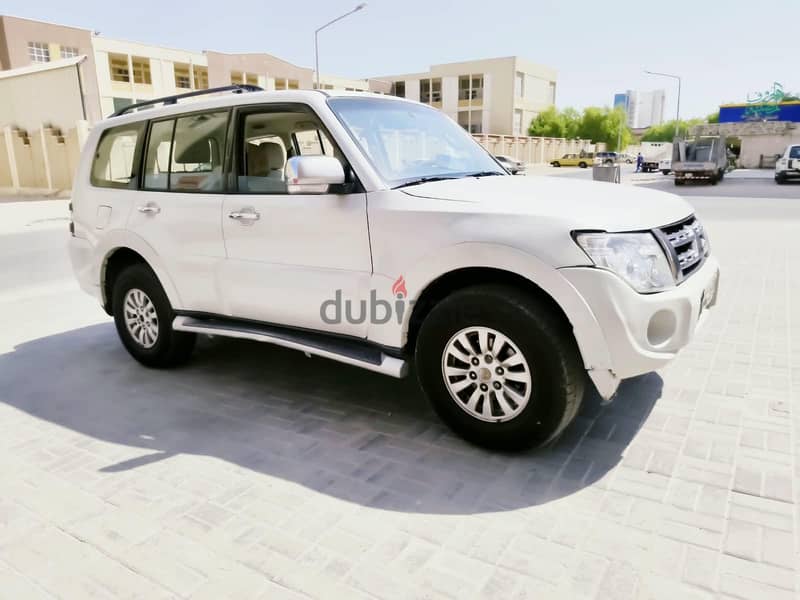 Mitsubishi Pajero 2013 v6 4X4 3
