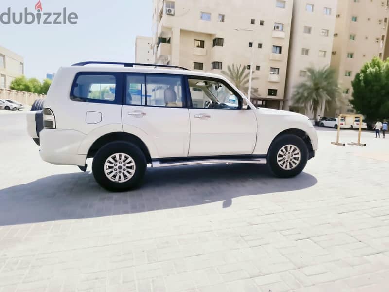 Mitsubishi Pajero 2013 v6 4X4 4