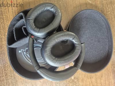 sony 1000x4 overhead headphone with cover and all original accessories