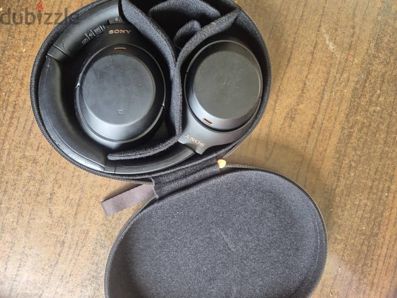 sony 1000x4 overhead headphone with cover and all original accessories 1