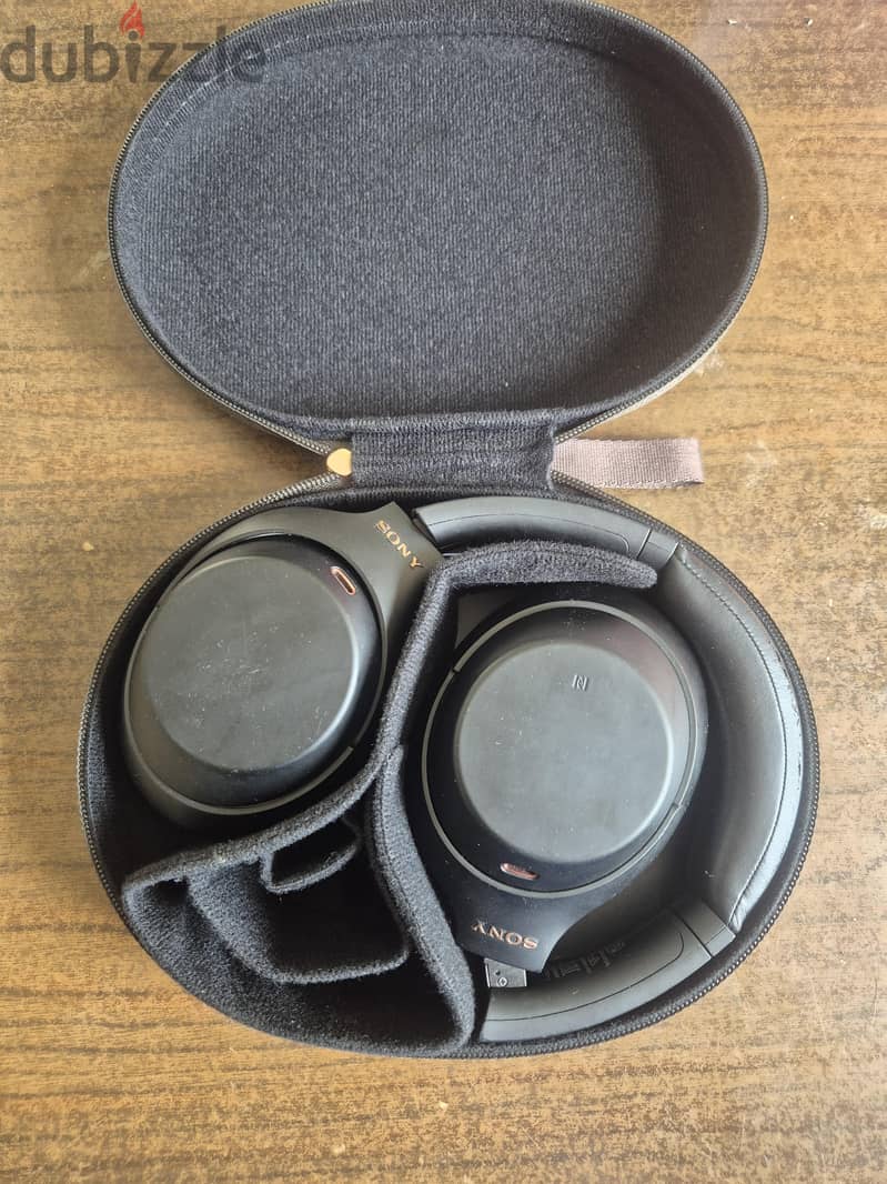 sony 1000x4 overhead headphone with cover and all original accessories 3
