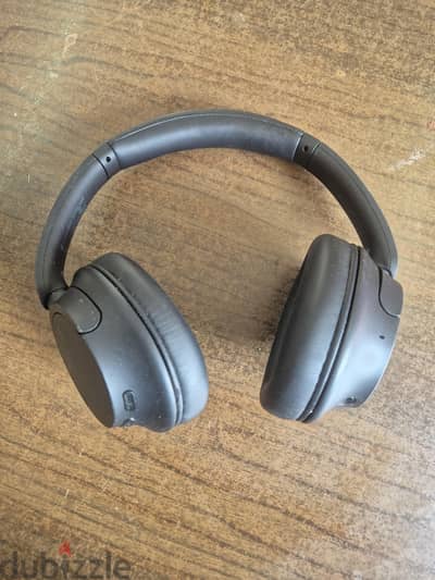 sony wh 720N overhead headphone available excellent working condition