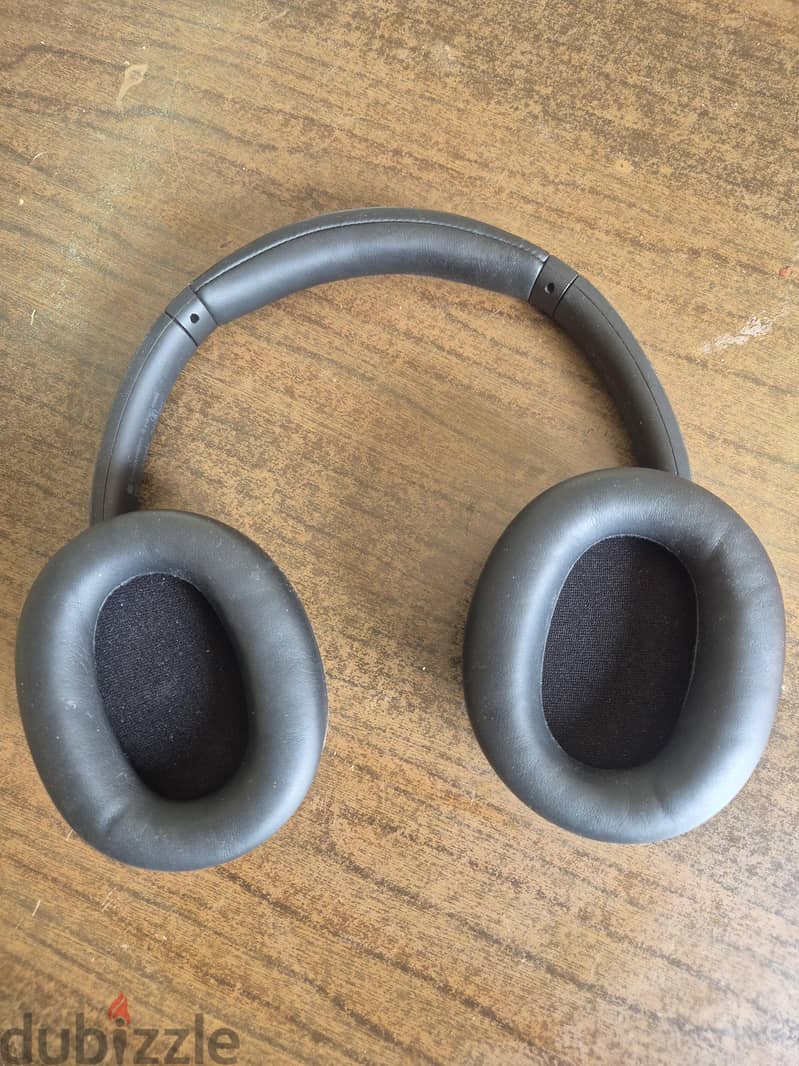 sony wh 720N overhead headphone available excellent working condition 1