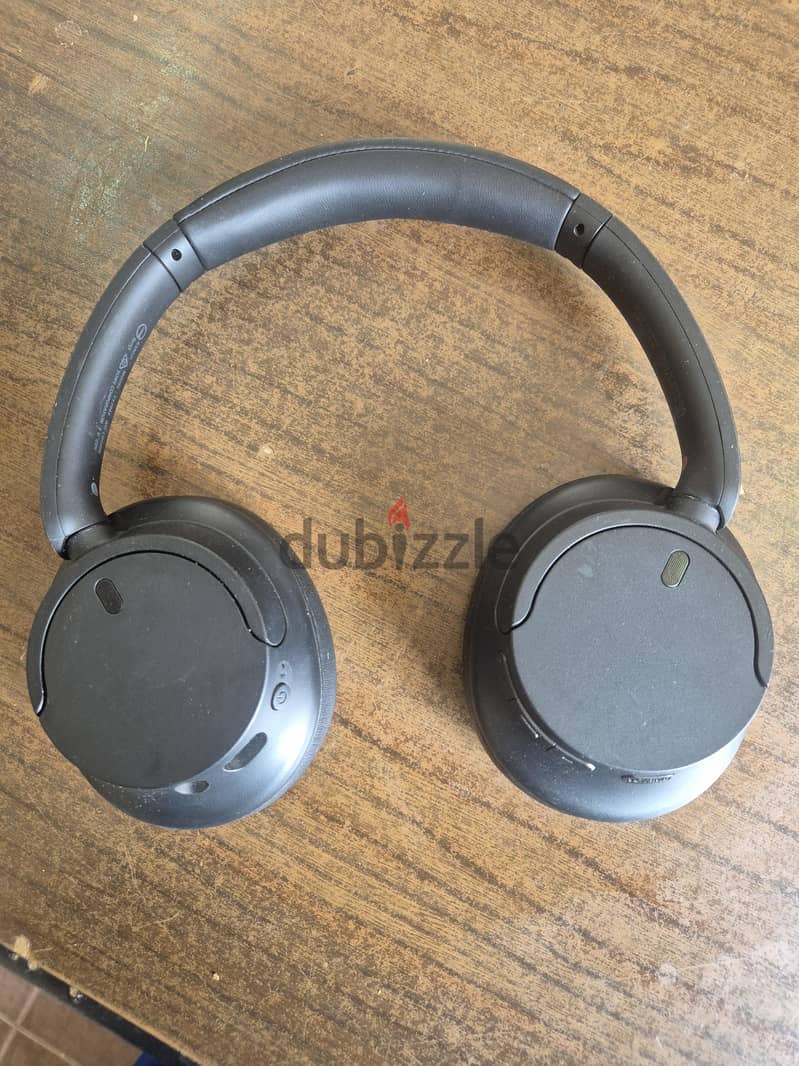 sony wh 720N overhead headphone available excellent working condition 2