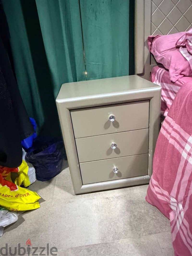 mild grey theme full set :bed,cabinet,queen bed ,dressing side table 3