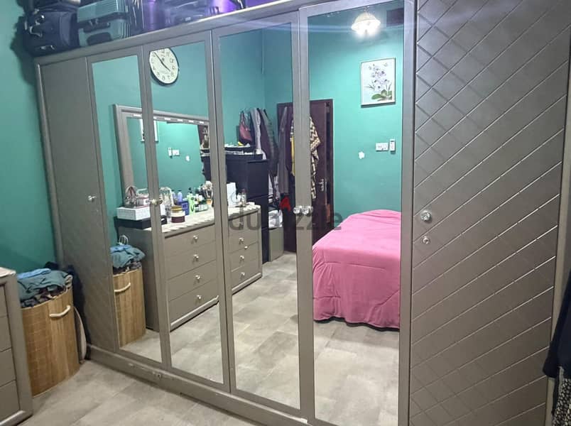mild grey theme full set :bed,cabinet,queen bed ,dressing side table 4