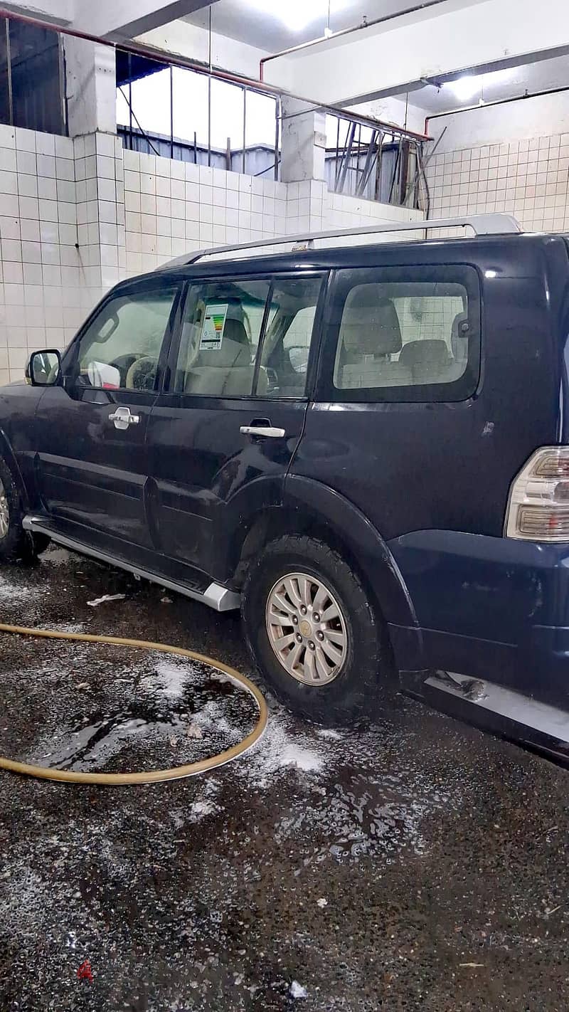 Mitsubishi Pajero 2010 1