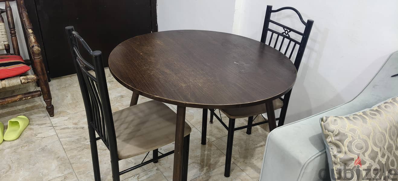 TABLE WITH 2 CHAIR 1