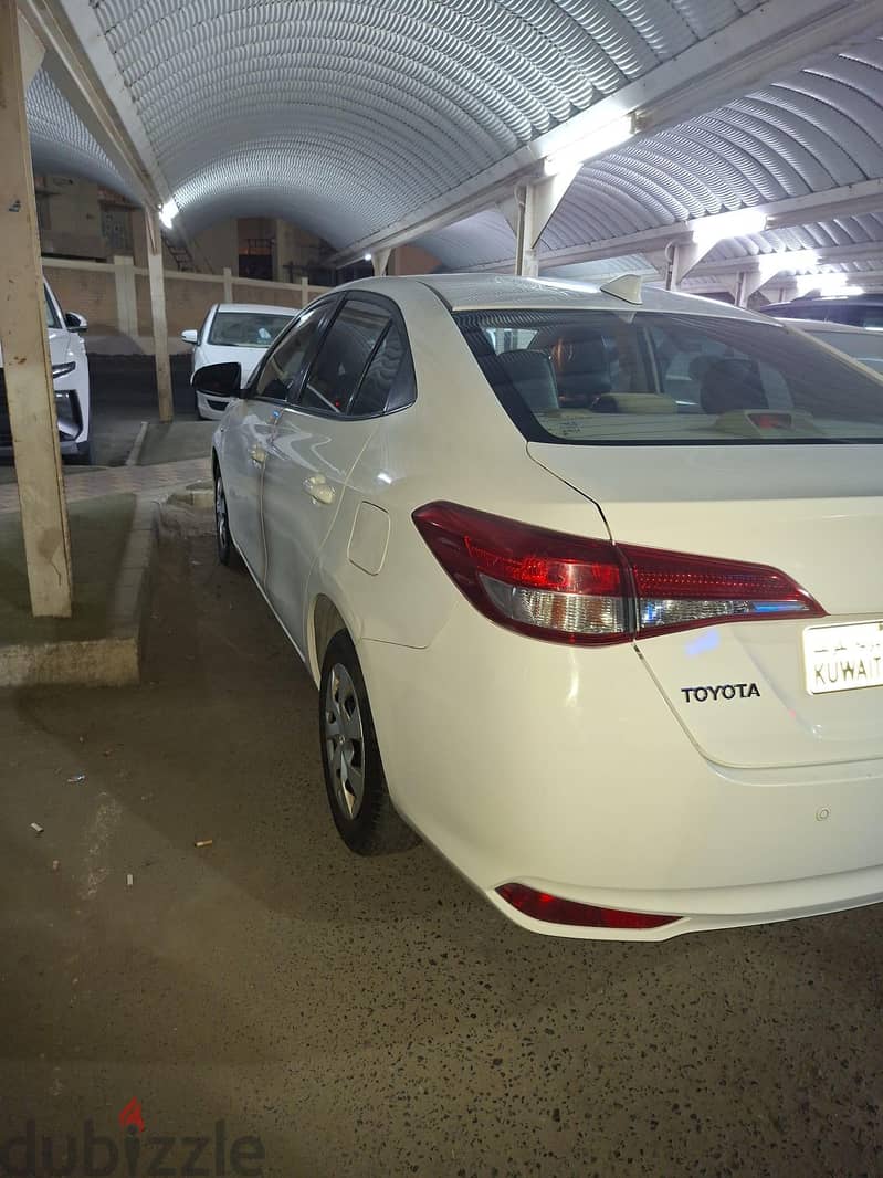 Toyota Yaris 2019 1.5E 11