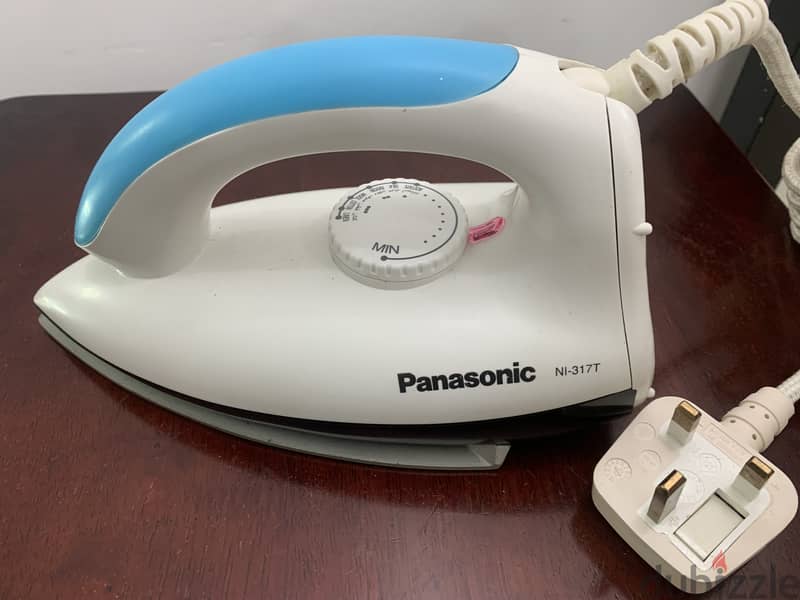 2 Panasonic Iron for sale 2 Kd each very good. 4