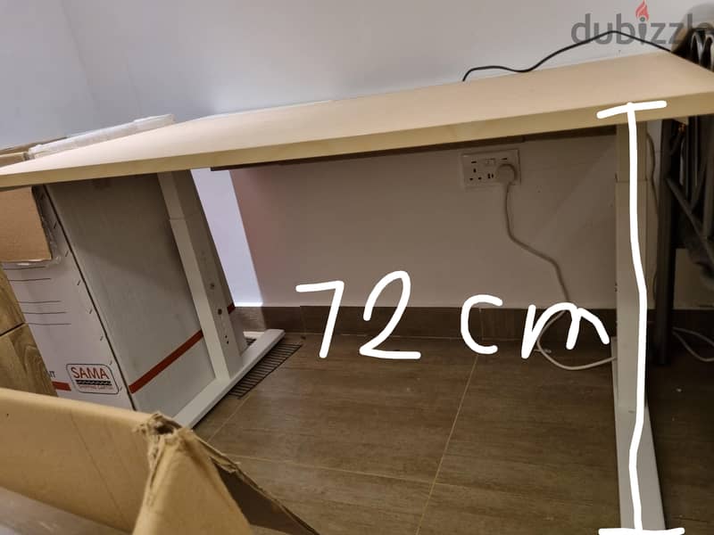 Desk for sale مكتب للبيع 1