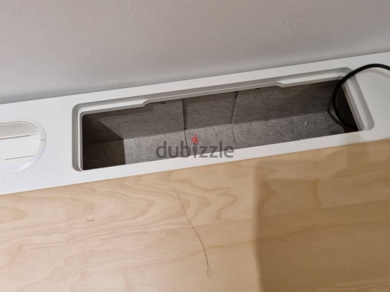 Desk for sale مكتب للبيع 2