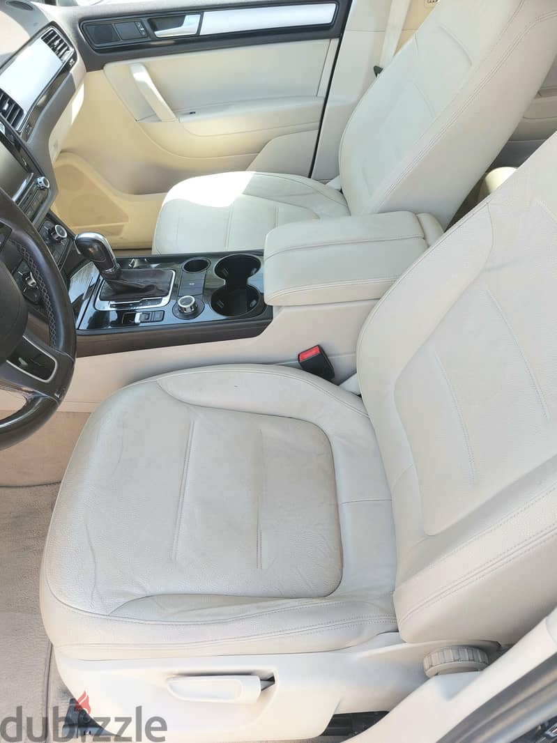 Volkswagen Touareg 2015 excellent condition orginal paint 9