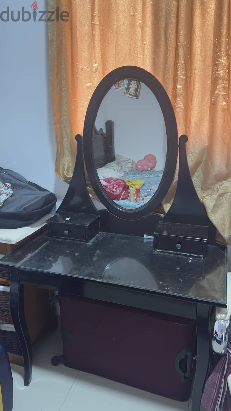 Dressing table 3
