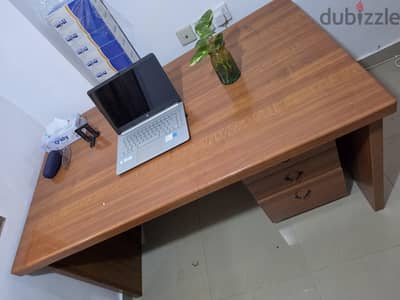 office/study table for sale(mint condition)