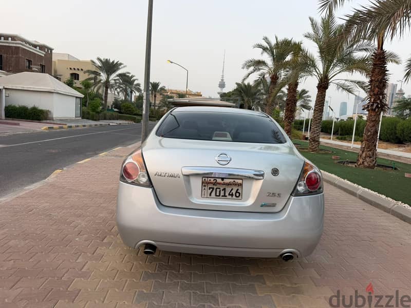 نيسان التيما 2010 5