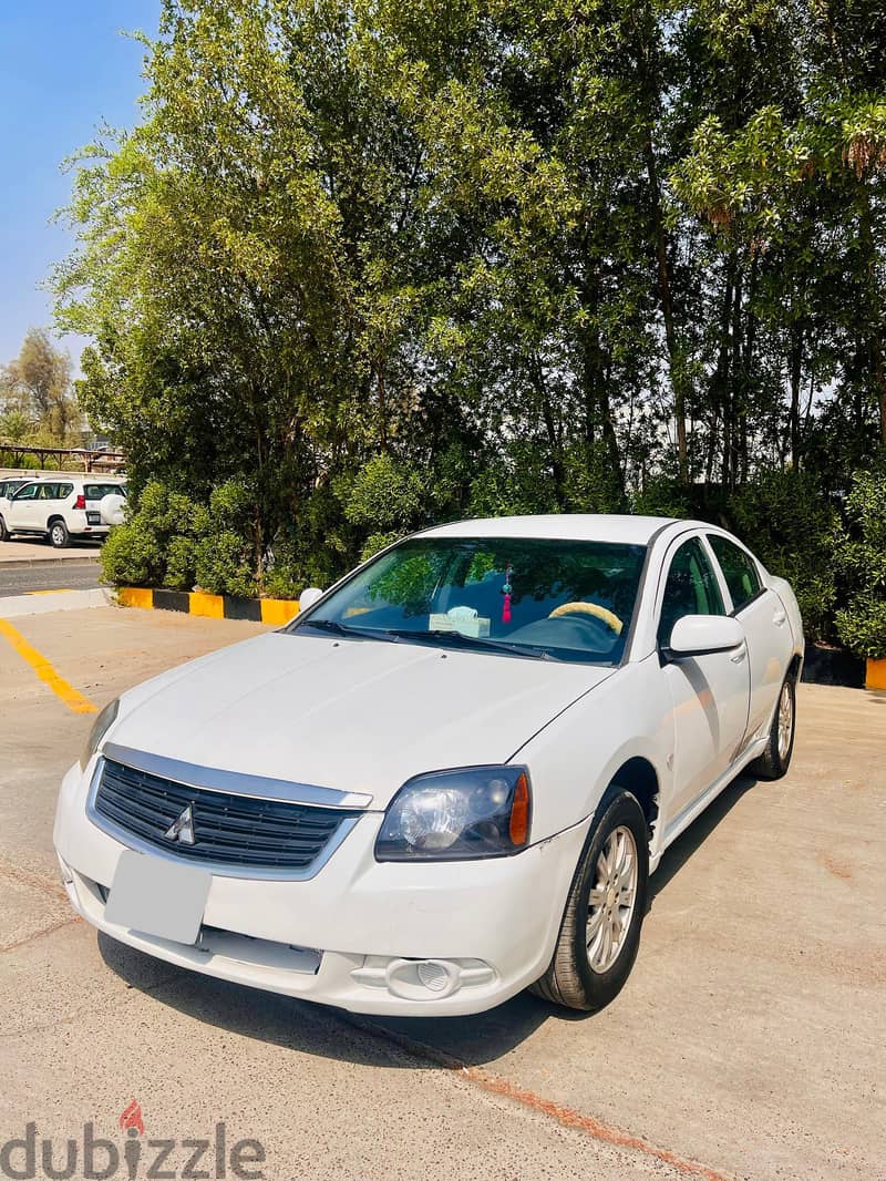 Mitsubishi Galant 2012 5