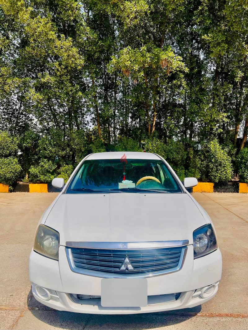 Mitsubishi Galant 2012 6