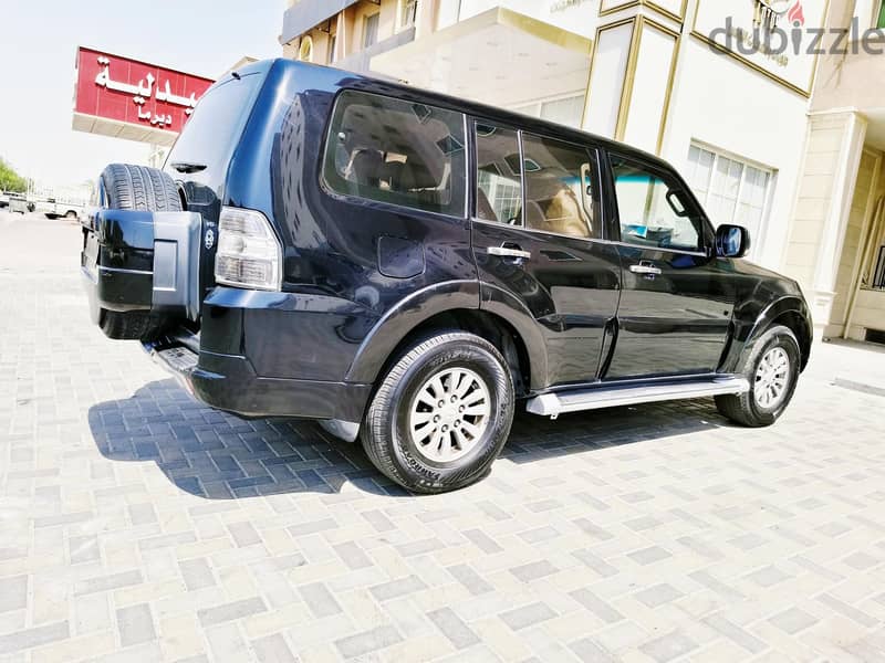 urgent sale Pajero 2011 v6 original paint 4