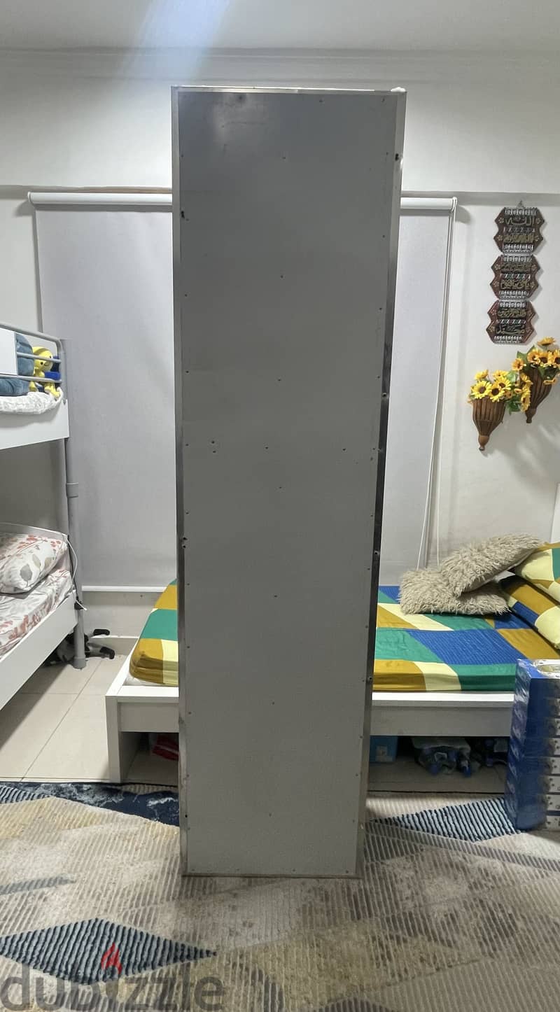 Wall-mounted Aluminum Storage Cabinet 5 doors Excellent condition 2