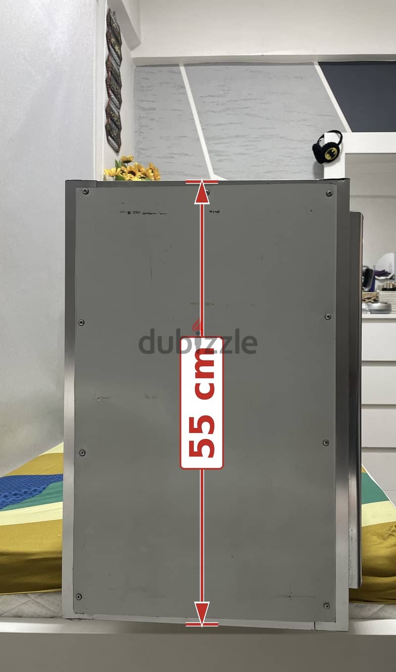 Wall-mounted Aluminum Storage Cabinet 5 doors Excellent condition 10