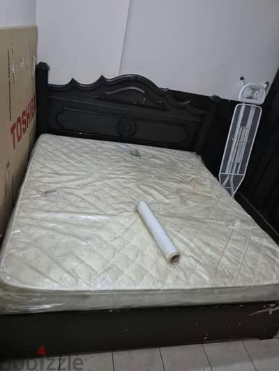 سرير للبيع في الفحيحيل سوق صباح شارع ٢٩