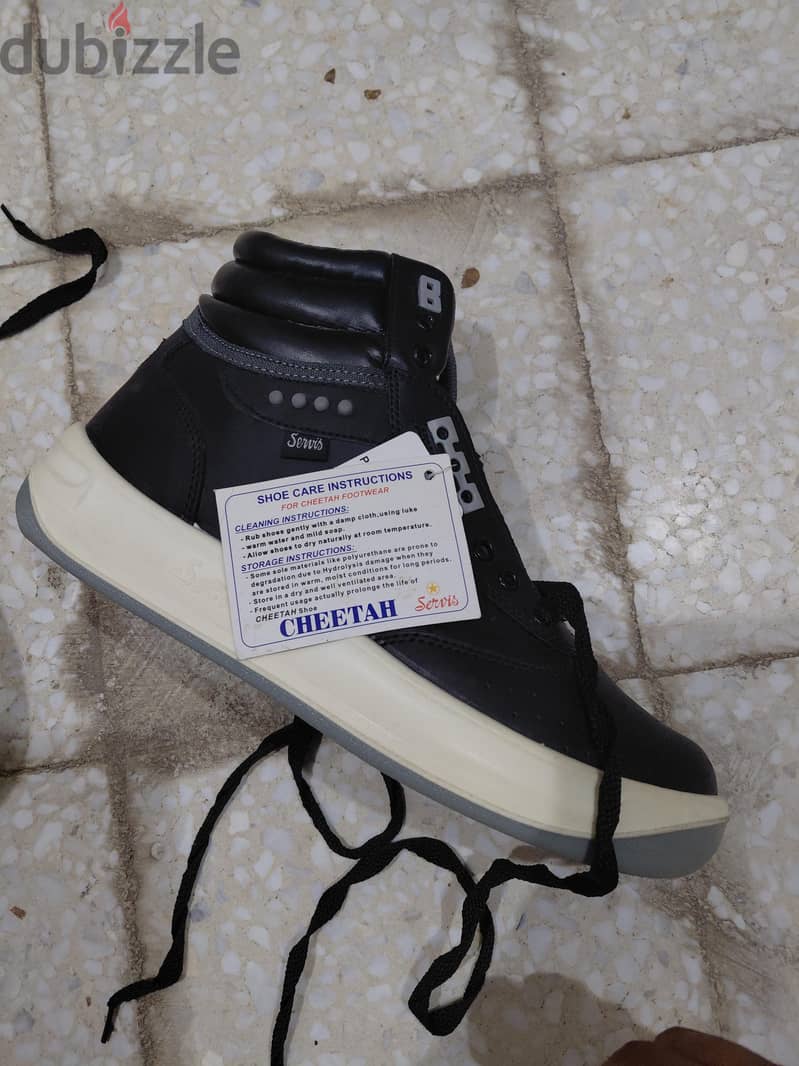 high top sneakers  size 11,45 1