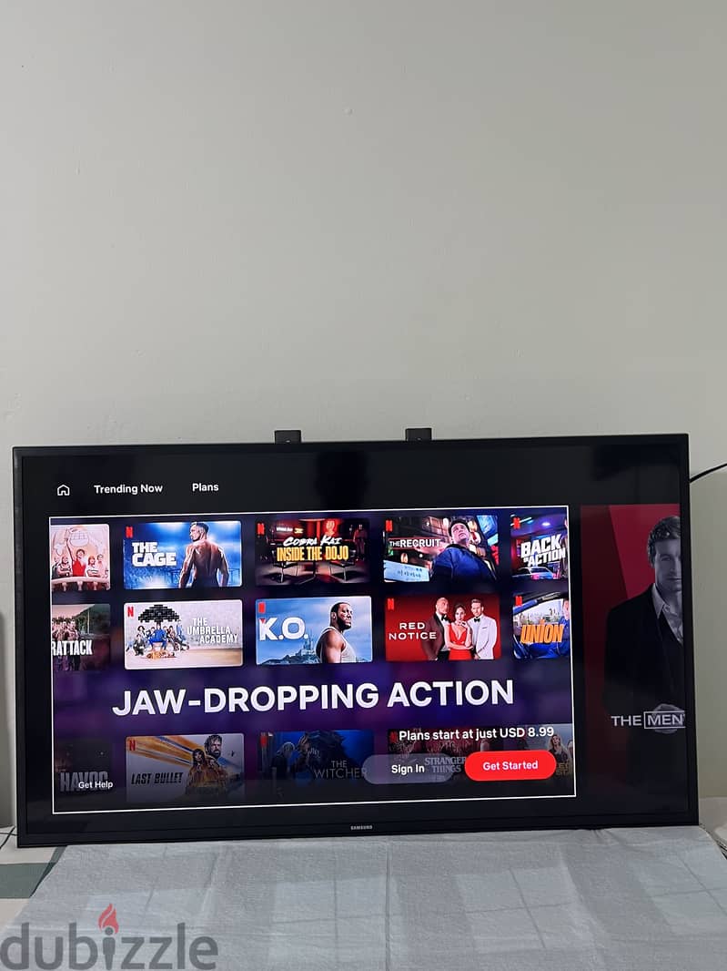 Samsung 43 inch 4K Smart tv and wall mount 5