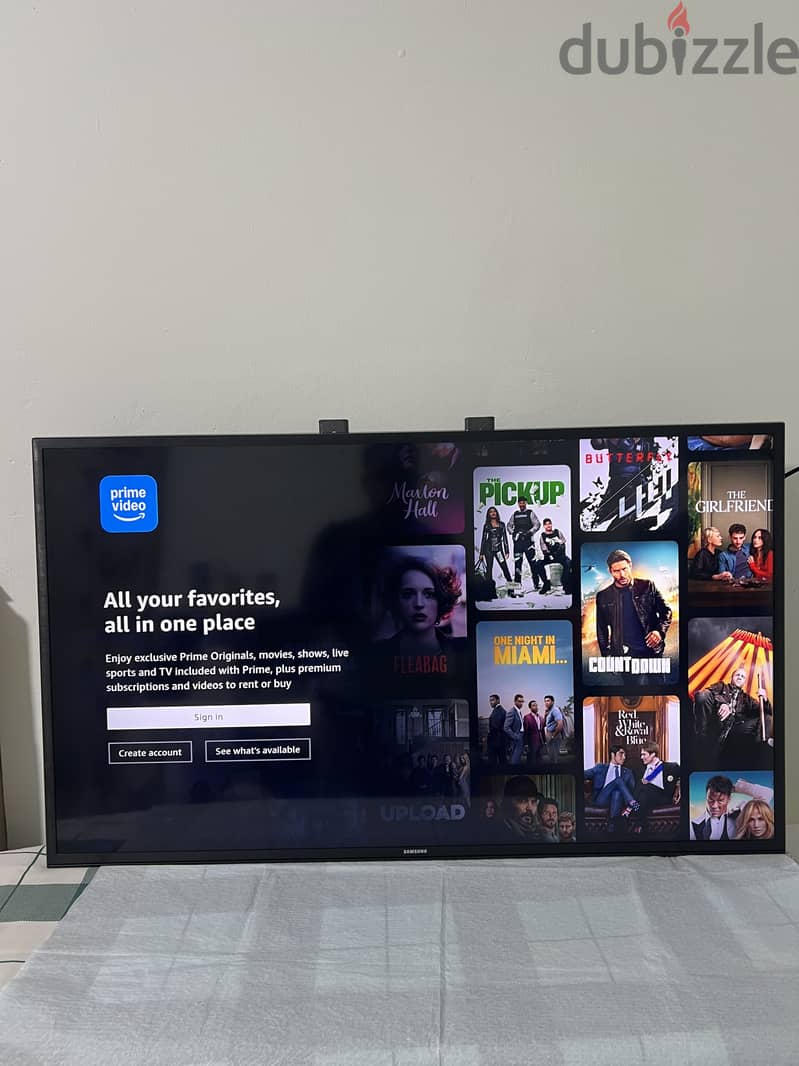 Samsung 43 inch 4K Smart tv and wall mount 6