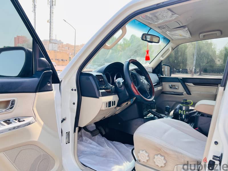 Mitsubishi Pajero 2015 1