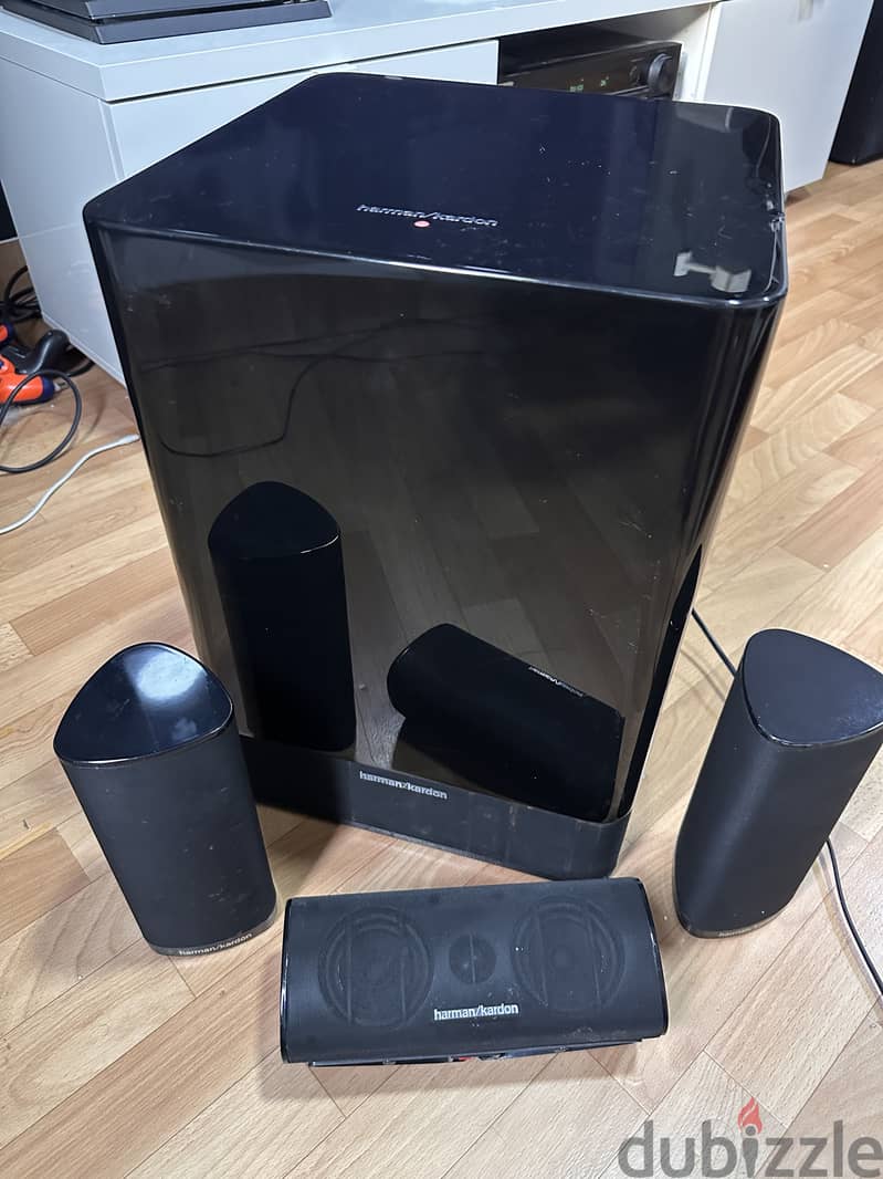 Harmankardon subwoofer with 3 speaker 1