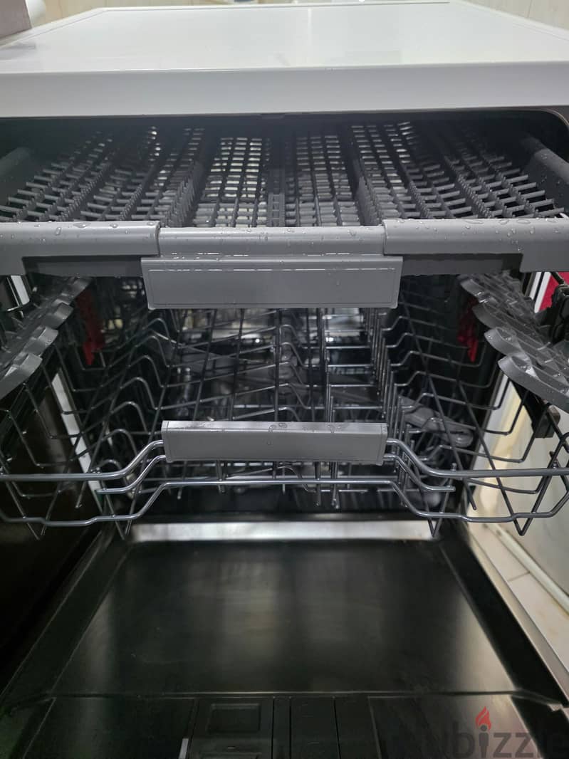 whirlpool 6th sense 8 programs dishwasher for sale 2