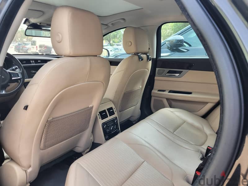 Jaguar XF 2018 6