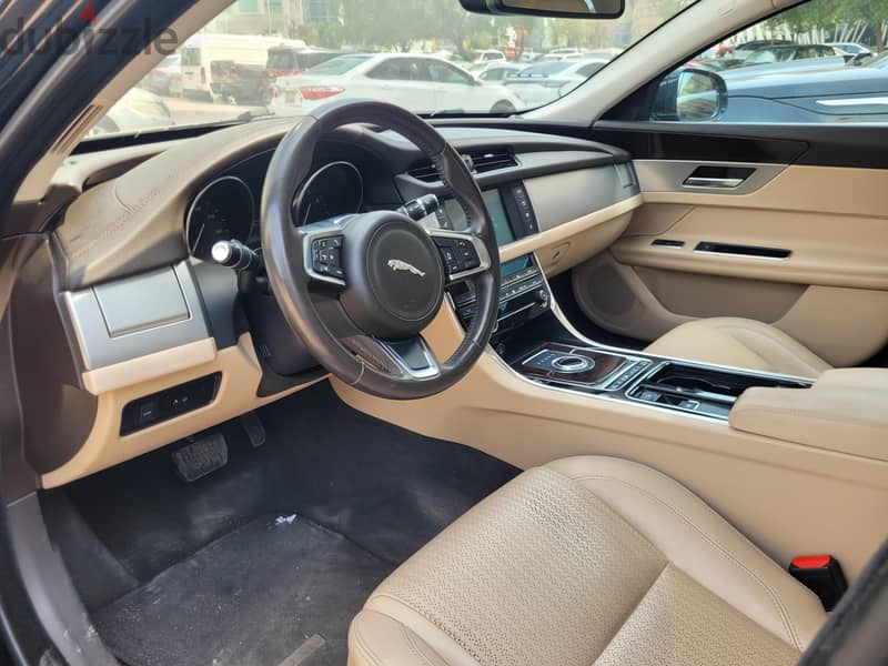 Jaguar XF 2018 9
