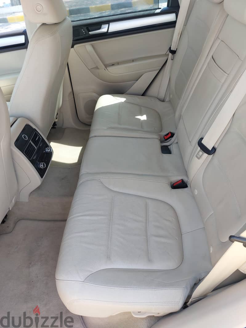 Volkswagen Touareg 2015 excellent condition orginal paint 9