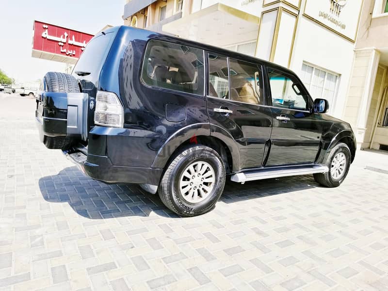 urgent sale mustabishii Pajero 2011 v6 original paint 2