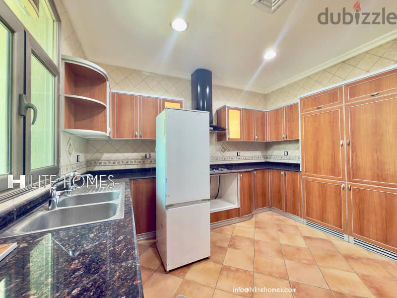 Spacious apartment with view for rent in Salmiya 3