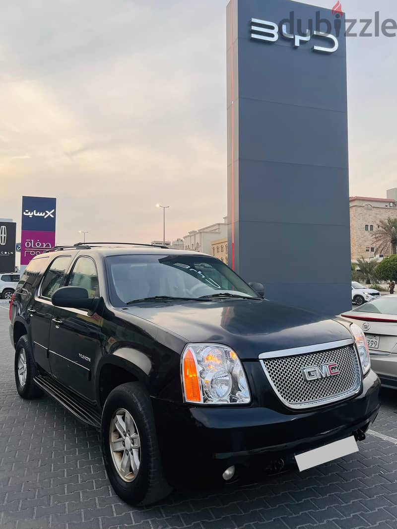 GMC Yukon 2011 1