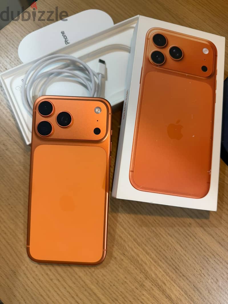 17 Pro Max 256 GB Cosmic Orange 1