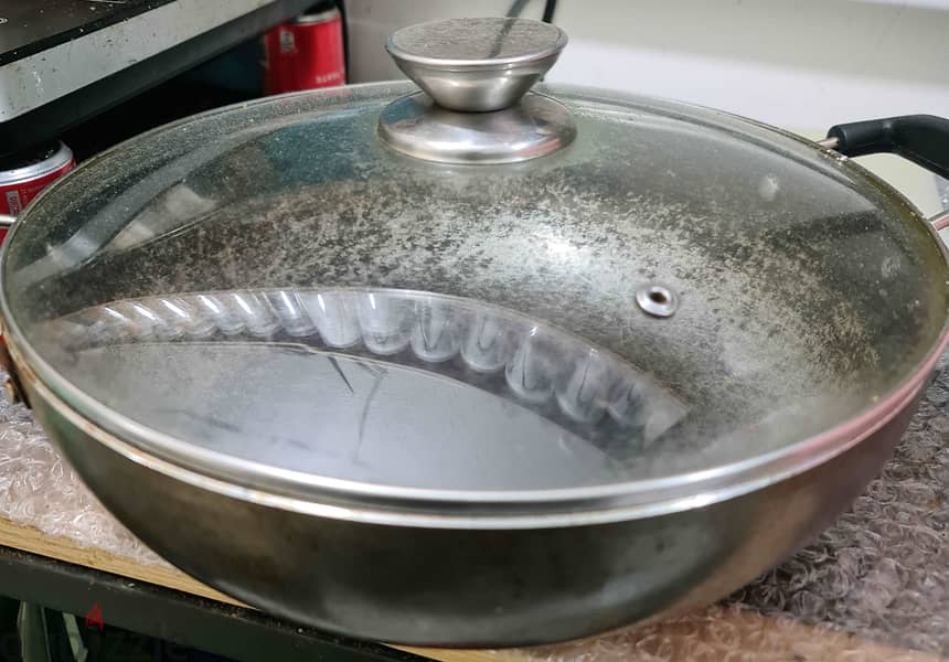USED HOUSEHOLD VESSELS AND POTS 1