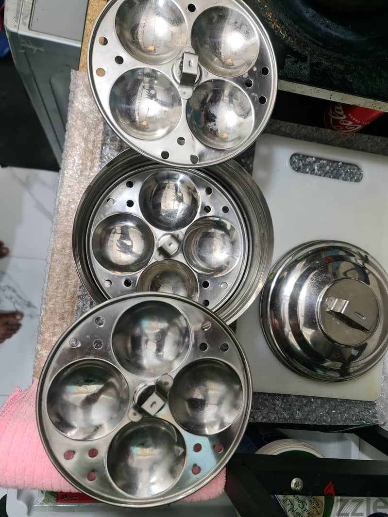 USED HOUSEHOLD VESSELS AND POTS 4