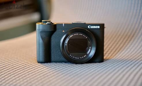 Canon PowerShot V1 camera
