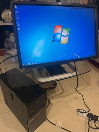 desktop pc widescrscreen monitor