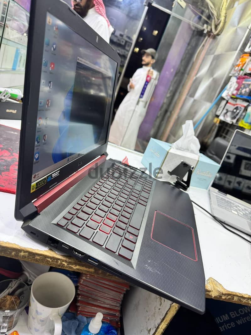 Acer nitro Intel i7 8750H Ram 16GB. DDR4. SSD 1