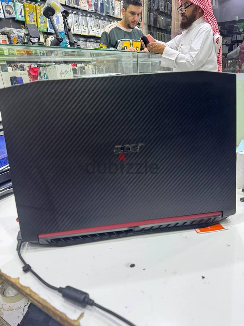 Acer nitro Intel i7 8750H Ram 16GB. DDR4. SSD 3