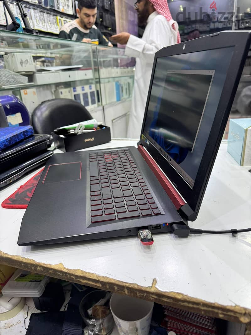 Acer nitro Intel i7 8750H Ram 16GB. DDR4. SSD 4