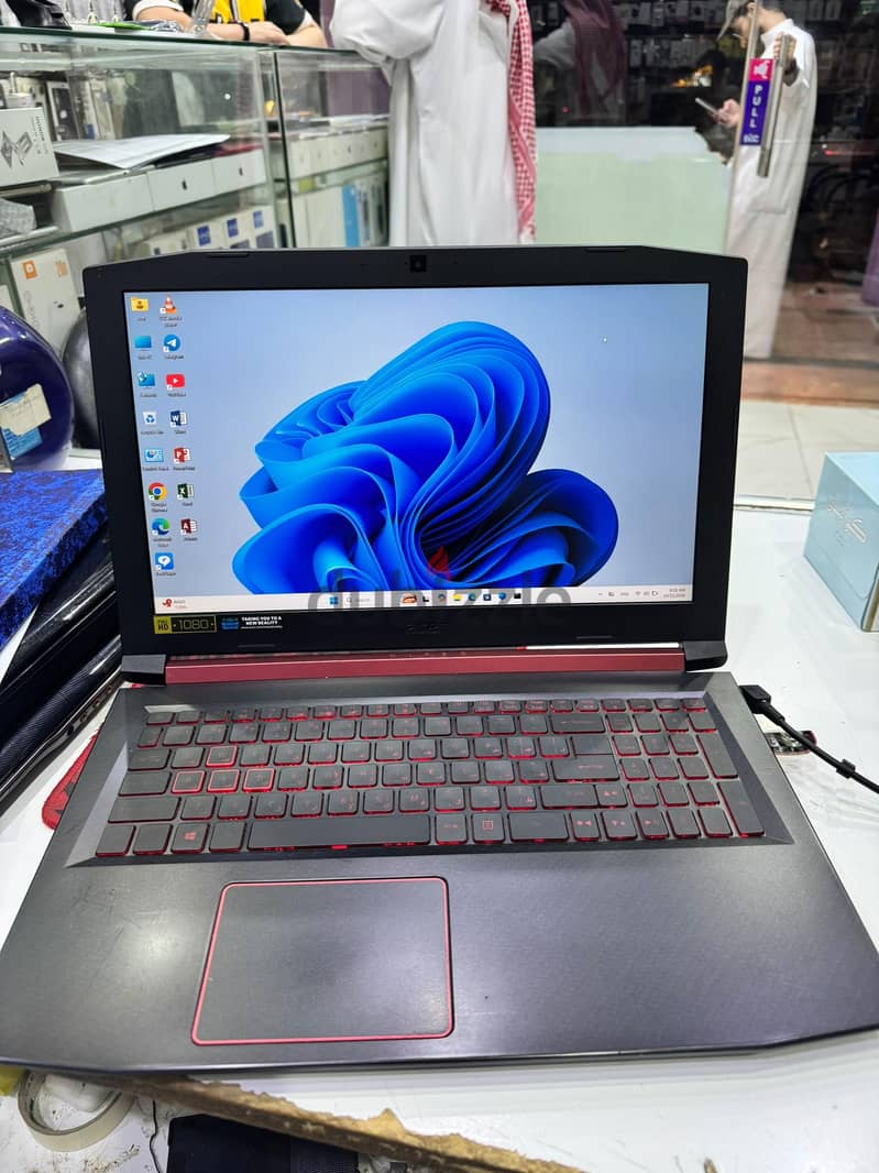 Acer nitro Intel i7 8750H Ram 16GB. DDR4. SSD 5