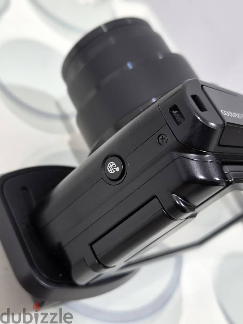 Nikon Coolpix S9900 (30x optical zoom) excellent condition with tripod 6